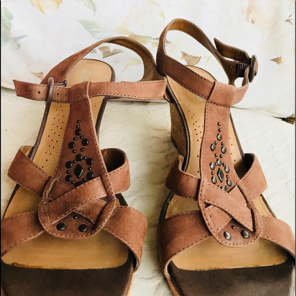 Clarks Brown Wedge Sandal - Picture 3 of 8